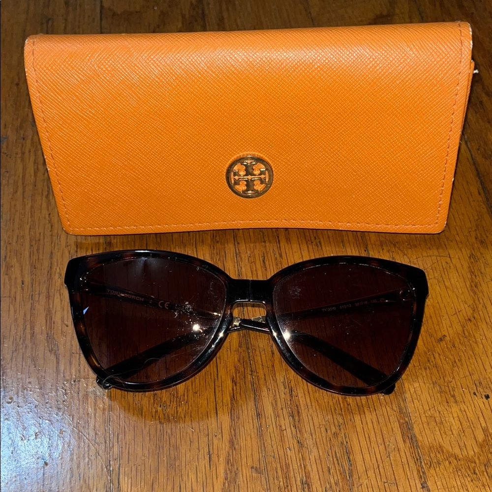 Tory Burch Tortoise Shell Folding Sunglasses with Orange Case - Picture 16 of 16